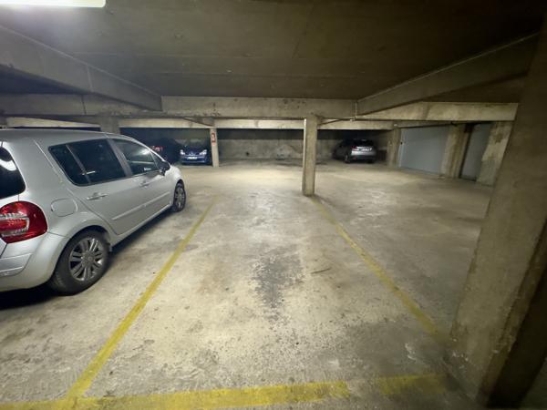Parking à vendre à Paris 11e Arrondissement (75011) - Paris
