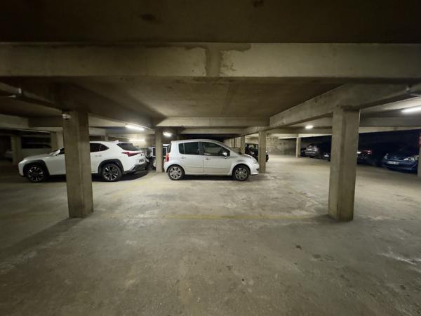 Parking à vendre à Paris 11e Arrondissement (75011) - Paris