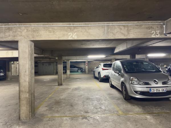 Parking à vendre à Paris 11e Arrondissement (75011) - Paris