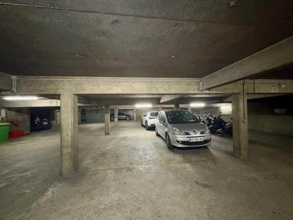 Parking à vendre à Paris 11e Arrondissement (75011) - Paris