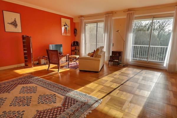 Appartement Le Mesnil Le Roi 4 pièce(s) 122.75 m2