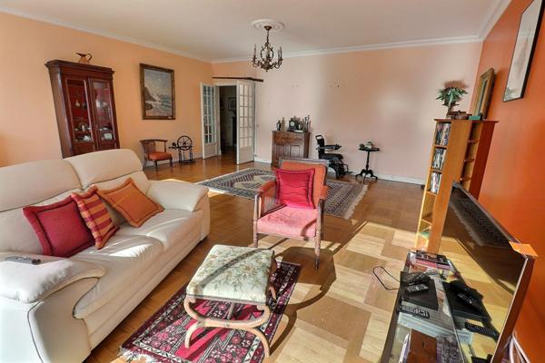 Appartement Le Mesnil Le Roi 4 pièce(s) 122.75 m2