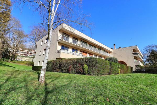 Appartement Le Mesnil Le Roi 4 pièce(s) 122.75 m2
