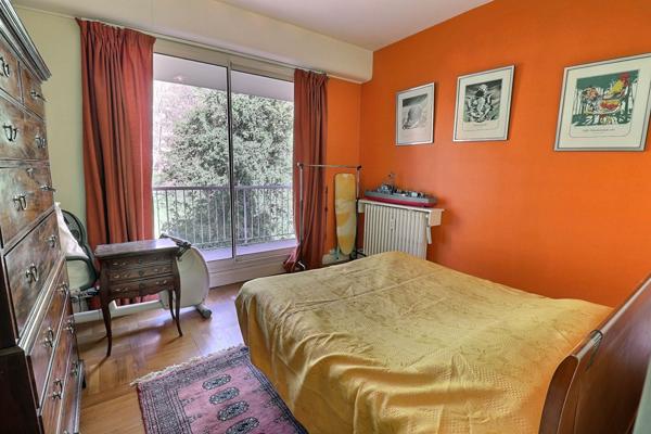 Appartement Le Mesnil Le Roi 4 pièce(s) 122.75 m2