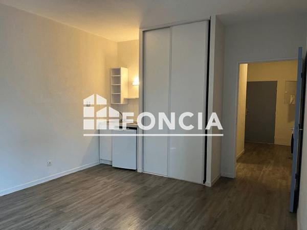 Location Studio 28.9 m² - 17 AVENUE KENNEDY Orleans La Source 45100