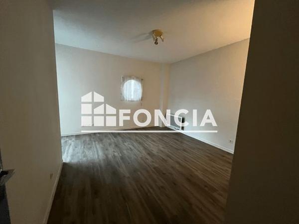 Location Studio 28.9 m² - 17 AVENUE KENNEDY Orleans La Source 45100