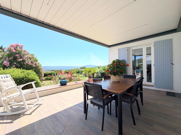À VENDRE EN EXCLUSIVITÉ VILLELAURE (84530) MAISON 7 PIECES D'ENVIRON 164M² AVEC GARAGE,  JARDIN ET PISCINE COUVERTE CHAUFFÉE.