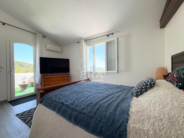 À VENDRE EN EXCLUSIVITÉ VILLELAURE (84530) MAISON 7 PIECES D'ENVIRON 164M² AVEC GARAGE,  JARDIN ET PISCINE COUVERTE CHAUFFÉE.