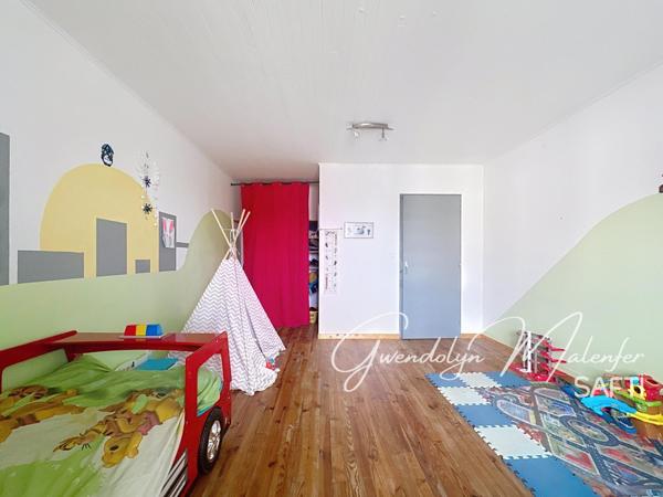 MAISON EN PIERRES SUR GRAND TERRAIN