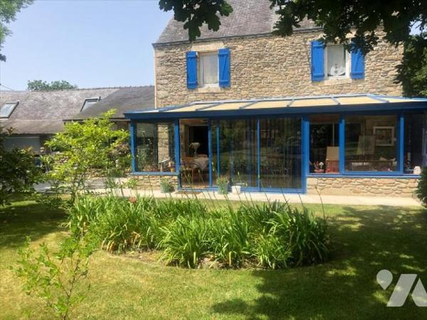 Maison à Vendre à Plouvien (29860) en Finistère (29)

Cette maison, construite en 1900, offre...