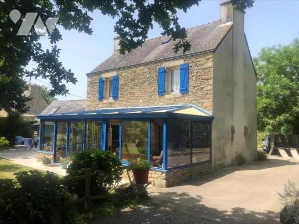 Maison à Vendre à Plouvien (29860) en Finistère (29)

Cette maison, construite en 1900, offre...