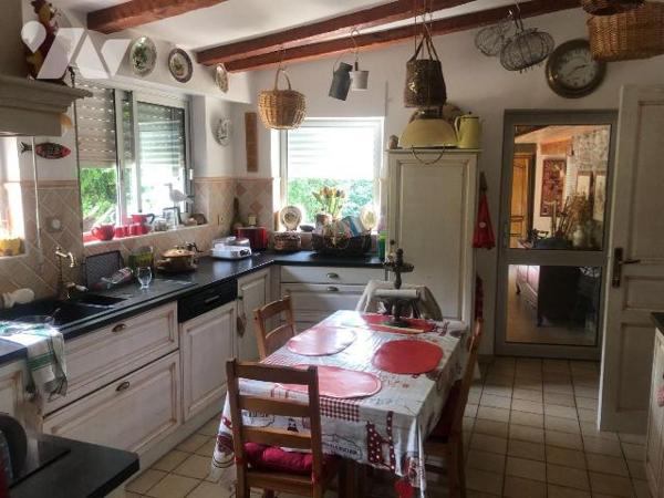 Maison à Vendre à Plouvien (29860) en Finistère (29)

Cette maison, construite en 1900, offre...