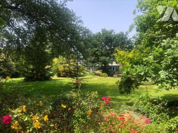 Maison à Vendre à Plouvien (29860) en Finistère (29)

Cette maison, construite en 1900, offre...