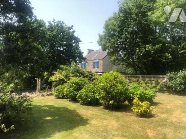 Maison à Vendre à Plouvien (29860) en Finistère (29)

Cette maison, construite en 1900, offre...