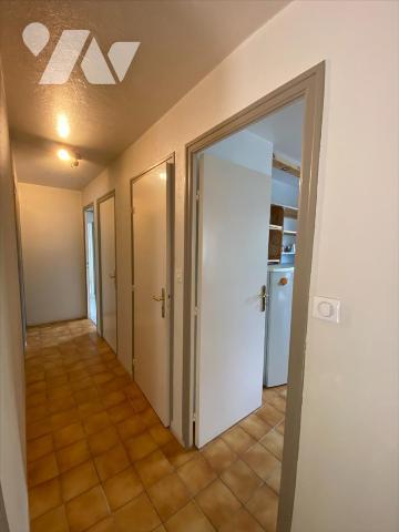 À Vendre à Rohan Maison située à pied des commodités et services