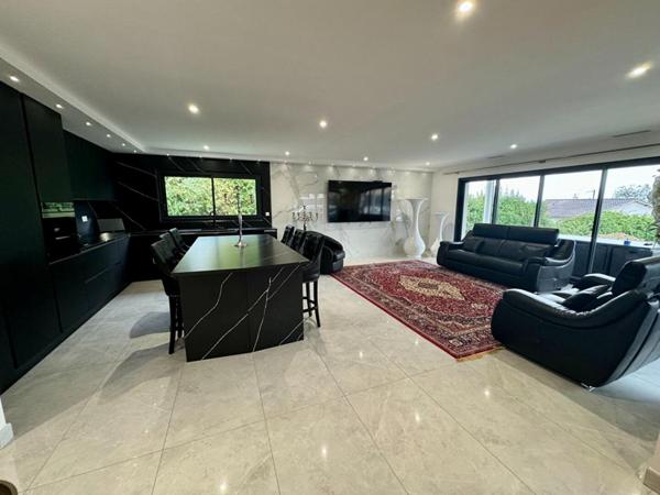 Maison Bassens 6 pièce(s) 140 m2