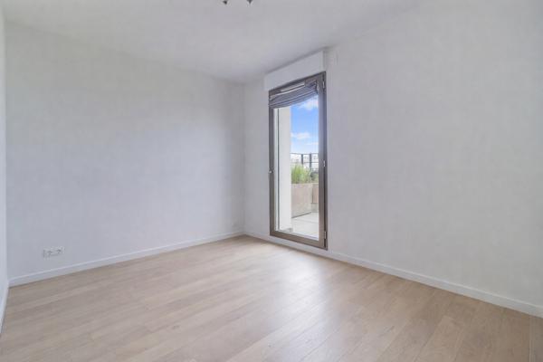 5 pièces Colombes 112 m² terrasse triple exposition proche gare