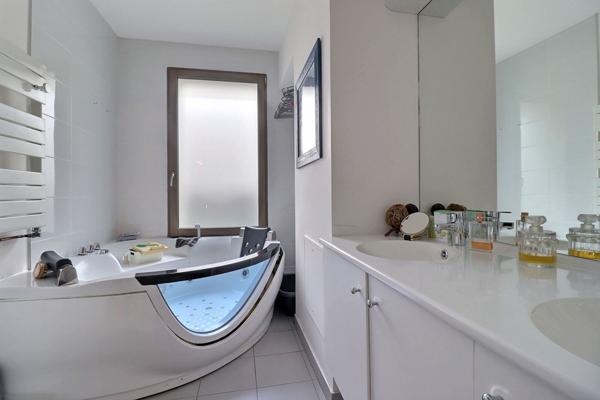 5 pièces Colombes 112 m² terrasse triple exposition proche gare