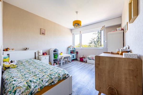 Appartement
         4 pièces
        - 87 m² Exclusivité 245 000 € *