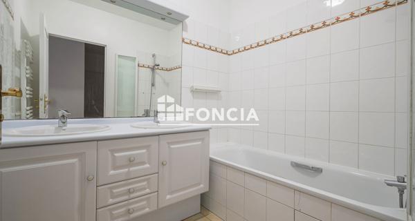 À vendre Appartement 4 pièces 103 m² - Le Plessis-robinson 92350