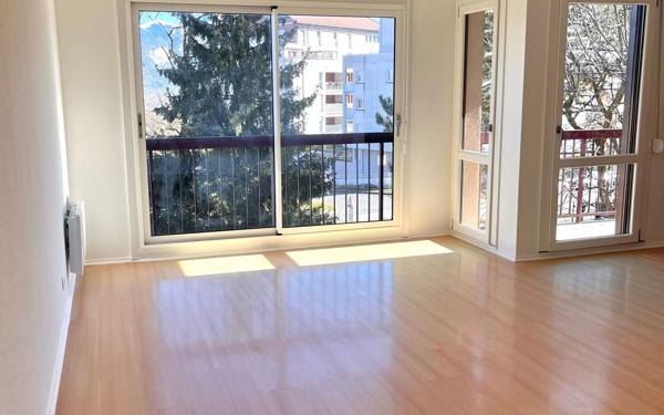 Appartement à louer    3 pièces •  La Roche-sur-Foron