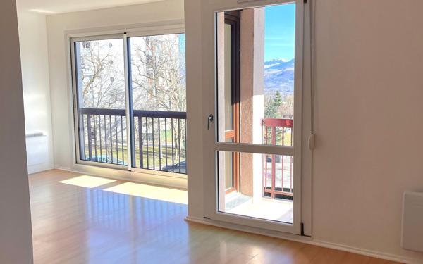 Appartement à louer    3 pièces •  La Roche-sur-Foron