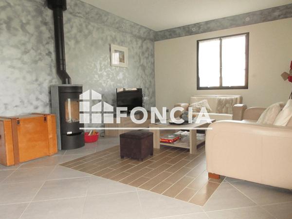 Location Maison 7 pièces 207.71 m² - 1 CHEMIN DU LAVOIR Precilhon 64400