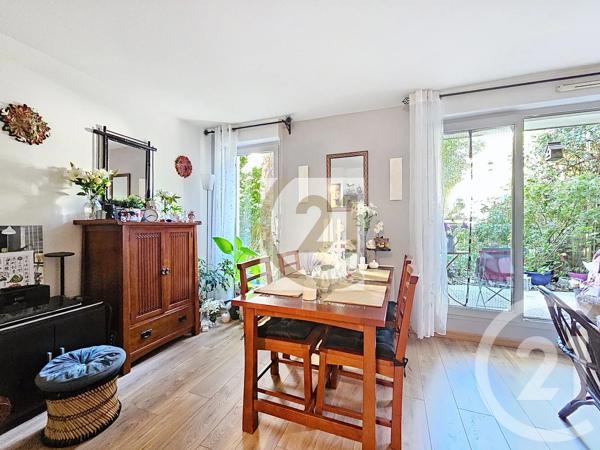 Appartement F2 à vendre  2 pièces - 42,81 m 2   IVRY SUR SEINE  - 94
