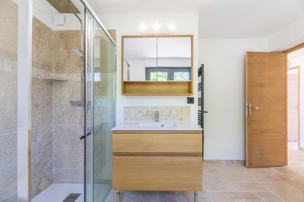 A VENDRE-VILLA AVEC VUE MER PANORAMIQUE ET PISCIN- PORTO-VECCHIO