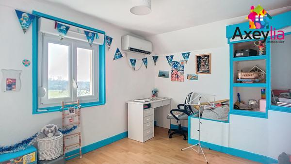 La Motte-Saint-Jean (71160) Maison avec 3 chambres, piscine et terrain.