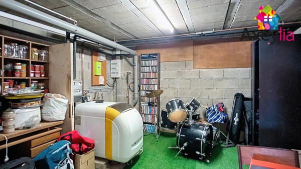 La Motte-Saint-Jean (71160) Maison avec 3 chambres, piscine et terrain.