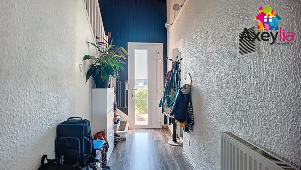 La Motte-Saint-Jean (71160) Maison avec 3 chambres, piscine et terrain.