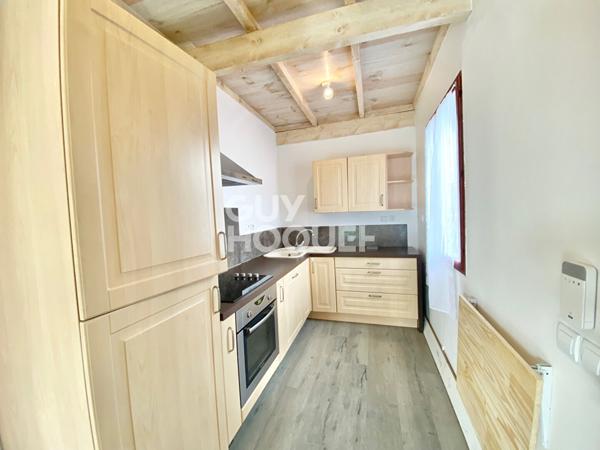 Maison Mitoyenne plain-pied de 2010, 3 suites, grand garage, terrain 624m²