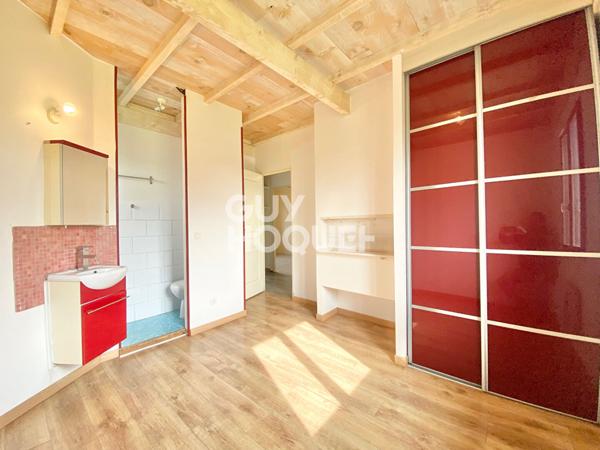 Maison Mitoyenne plain-pied de 2010, 3 suites, grand garage, terrain 624m²