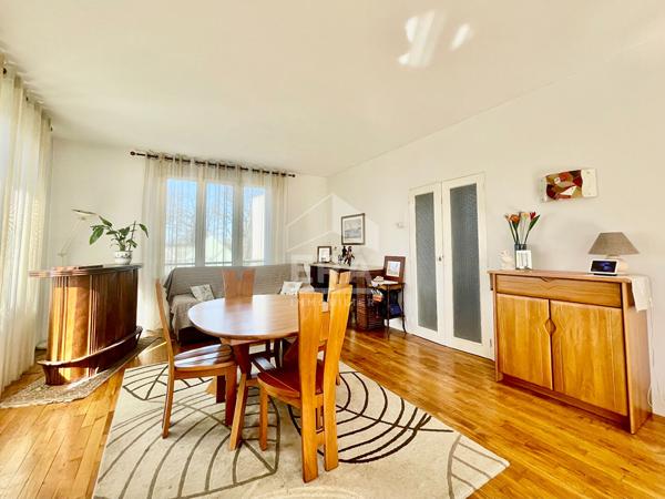 Sèvres Les Bruyères - Maison familiale de 145 m² au sol avec jardin
