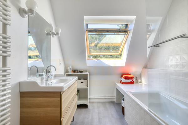 Gournay-en-Bray (76220) Maison familiale 7 pièces – 185 m² habitables sur 1 645 m² de terrain – Ménerval