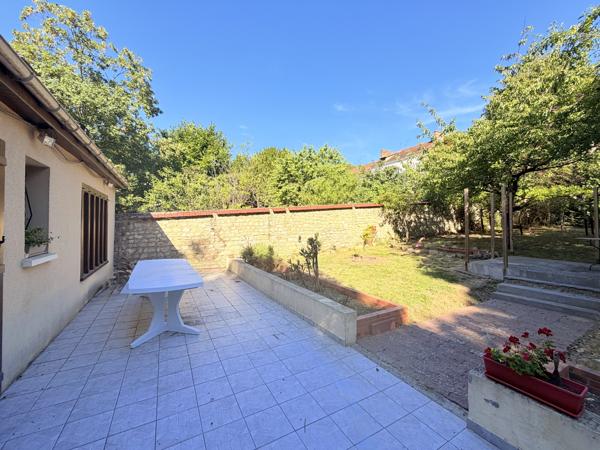 Maison
         6 pièces
        - 96 m² Exclusivité 320 000 € *