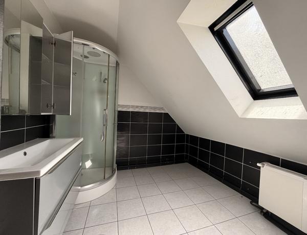 Maison
         6 pièces
        - 96 m² Exclusivité 320 000 € *