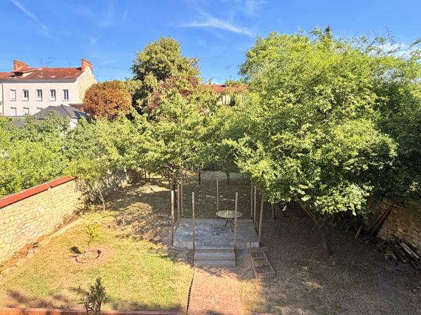 Maison
         6 pièces
        - 96 m² Exclusivité 320 000 € *