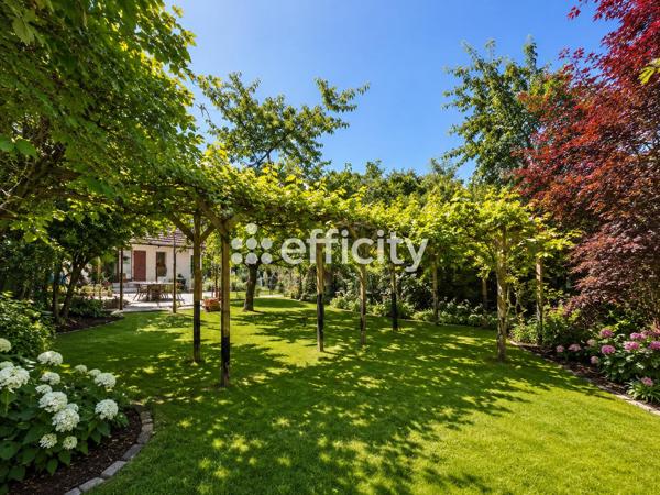 Maison
         6 pièces
        - 96 m² Exclusivité 340 000 € *