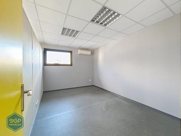 Local commercial de 130 m² divisible et aménageable à Fronton