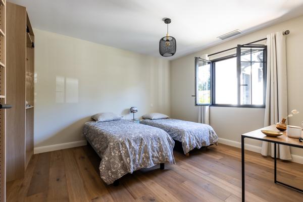 Maison 6 pièce(s) 5 chambre(s) 240 m²