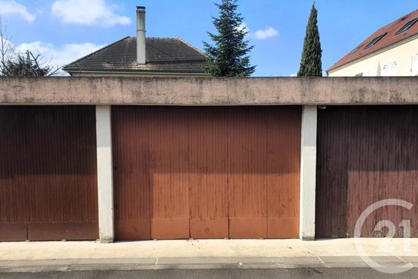 Parking à vendre  16 m2 FRESNES - 94