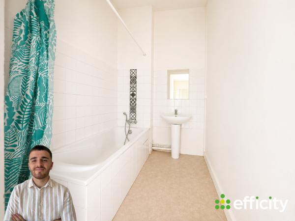 Appartement
         4 pièces
        - 80 m² 65 000 € *