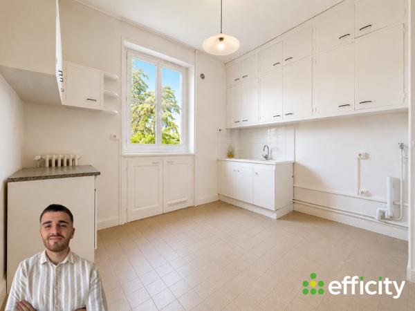 Appartement
         4 pièces
        - 80 m² 65 000 € *
