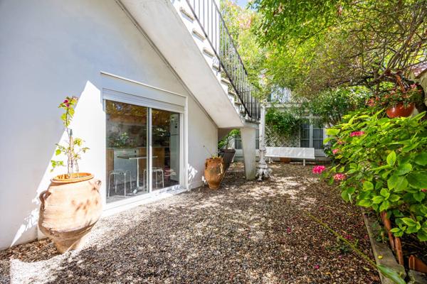 MAISON EN PIERRE SAINT BRUNO 5 CHAMBRES JARDIN ANNEXE