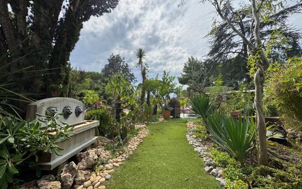 Maison à vendre    10 pièces •  Béziers