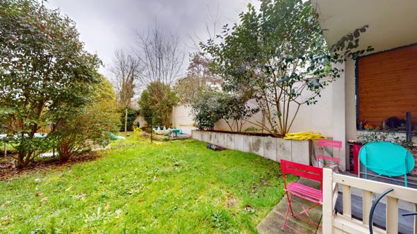 Appartement Chatenay Malabry 3 pièce(s) ; 2 parkings ; Commerces ; T10 ; Creps ; Centre-Ville