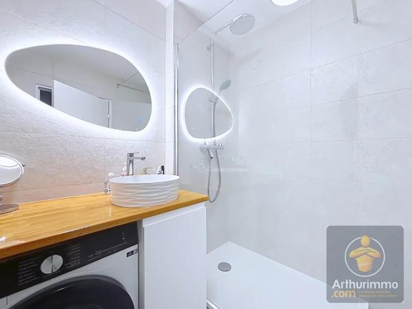 Vente                                                      Appartement
                        
                     2 pièces                      51 m2                     à Yerres