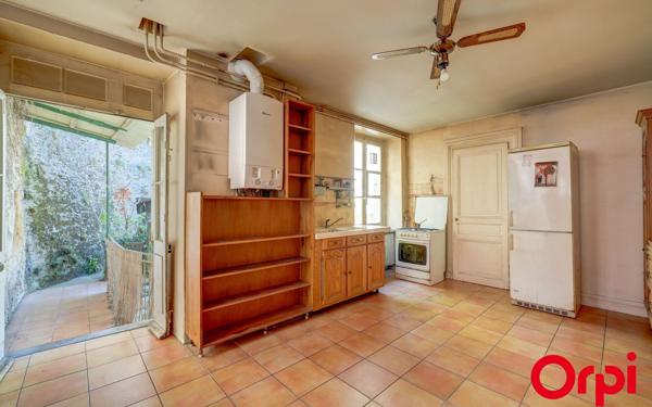 Appartement à vendre    4 pièces • 150,25 m2 Lyon 6